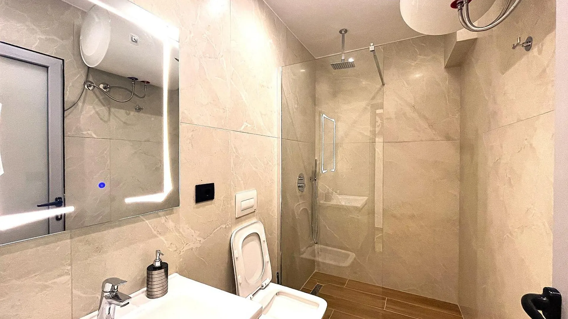 Kam Apartments In Lungomare Vlore