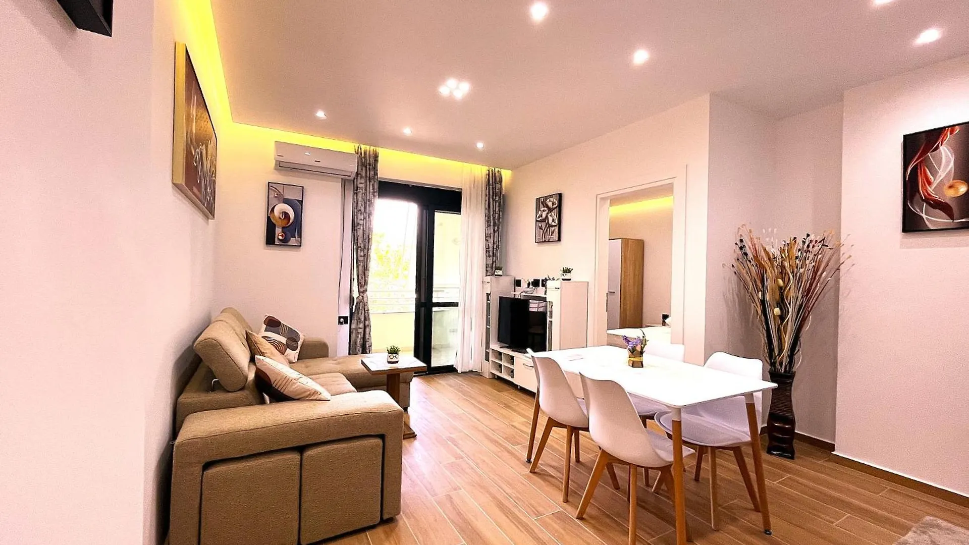 Kam Apartments In Lungomare Vlore Albania