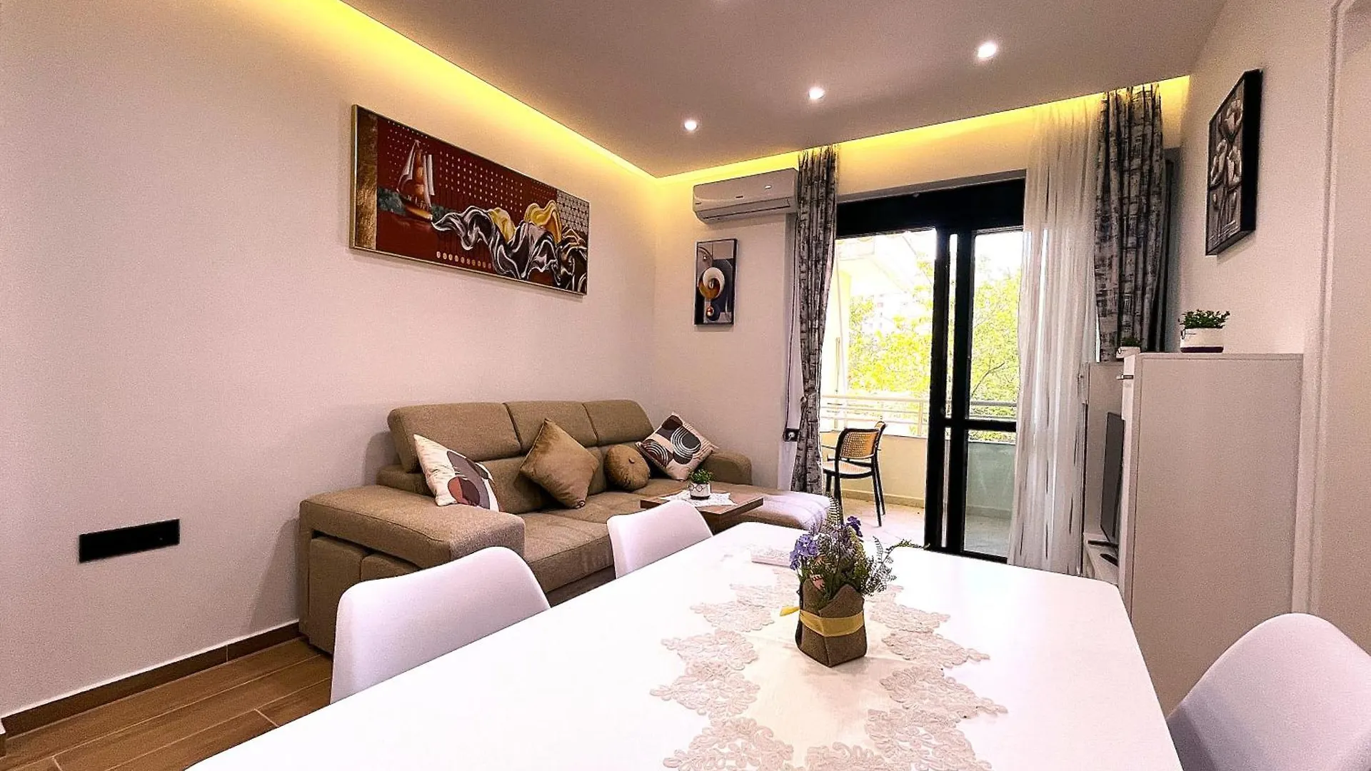 Kam Apartments In Lungomare Vlore 0*,